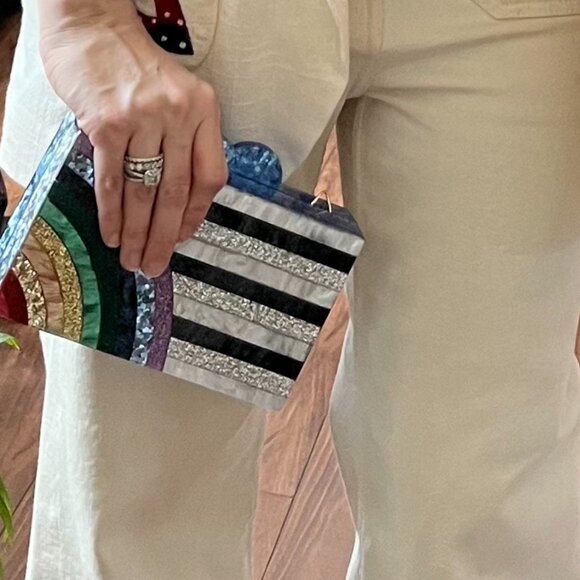 Elizabeth Sutton Clutch Purse Arc - Picture 4 of 4